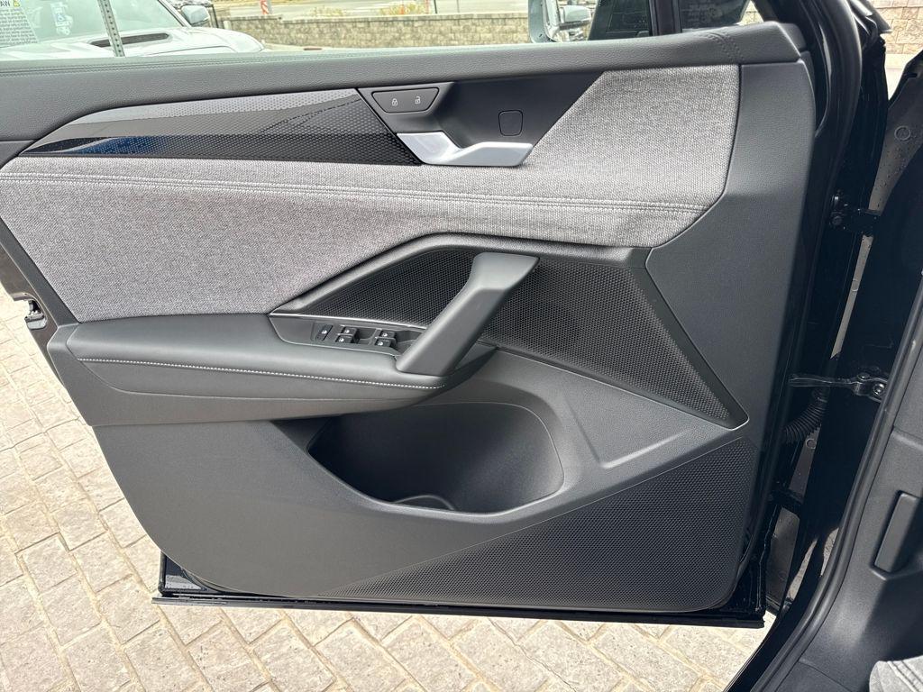 new 2026 Volkswagen Tiguan car, priced at $31,990