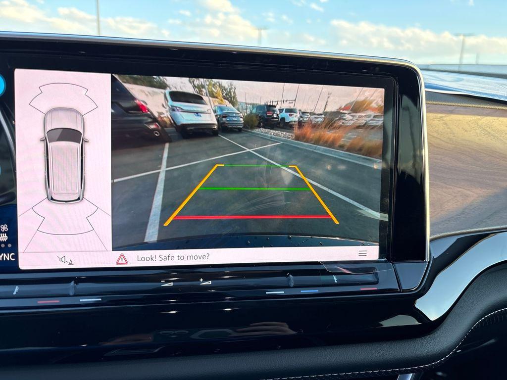 new 2026 Volkswagen Atlas car, priced at $44,066