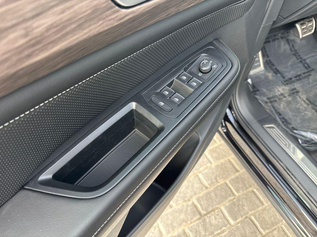 new 2026 Volkswagen Atlas car, priced at $52,876