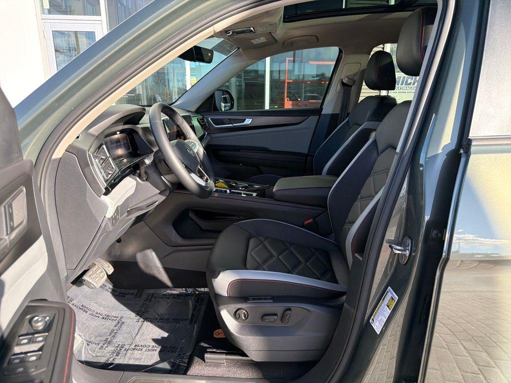 used 2024 Volkswagen Atlas car, priced at $37,903