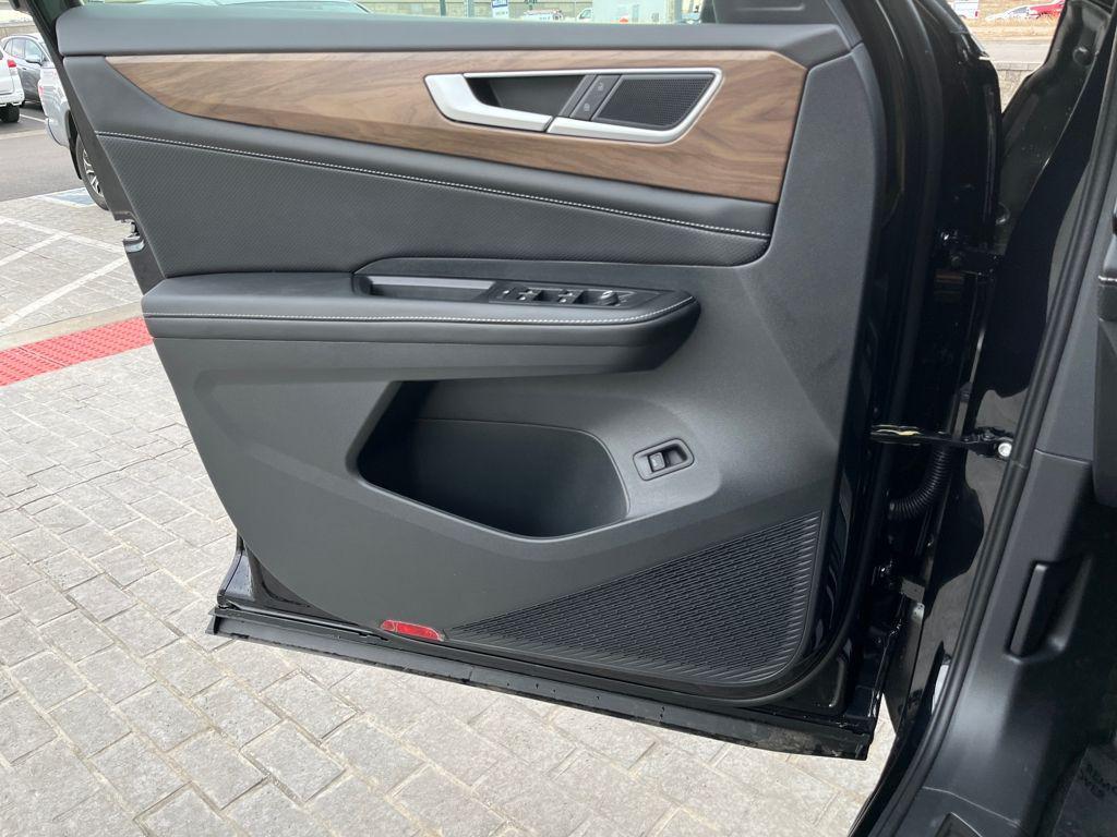 new 2026 Volkswagen Atlas car, priced at $43,579