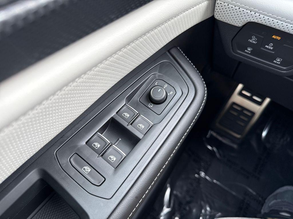 new 2026 Volkswagen Atlas Cross Sport car, priced at $51,434