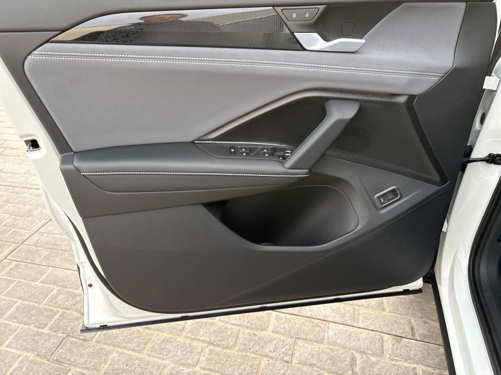 new 2026 Volkswagen Tiguan car, priced at $35,026