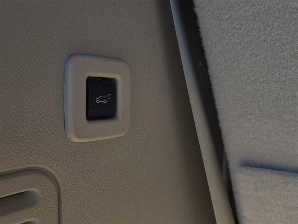 used 2015 Lincoln Navigator car, priced at $13,857