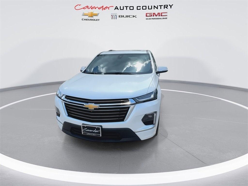 2023 Iridescent Pearl Tricoat Chevrolet Traverse