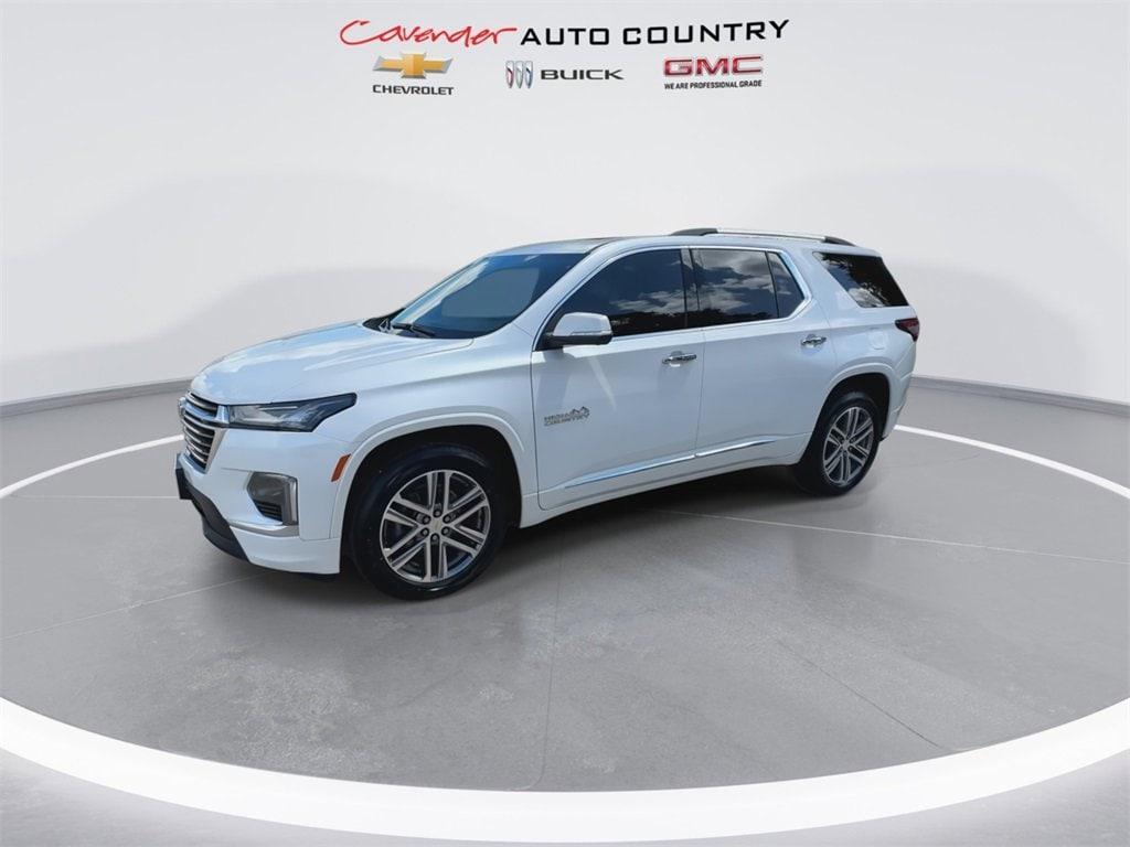 2023 Iridescent Pearl Tricoat Chevrolet Traverse