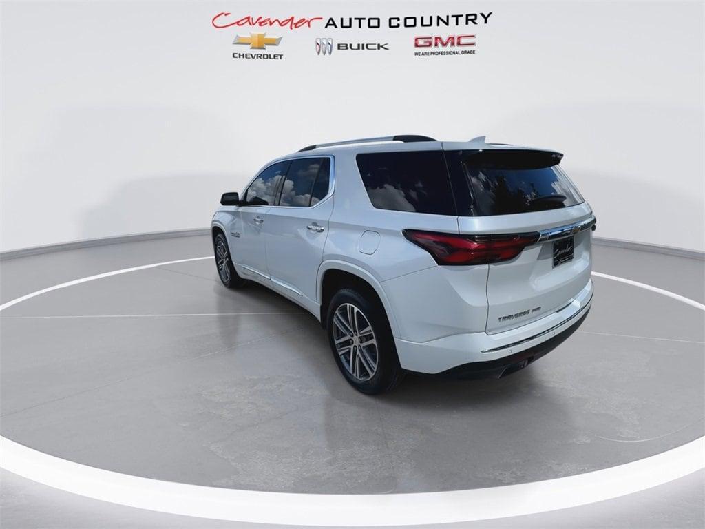 2023 Iridescent Pearl Tricoat Chevrolet Traverse
