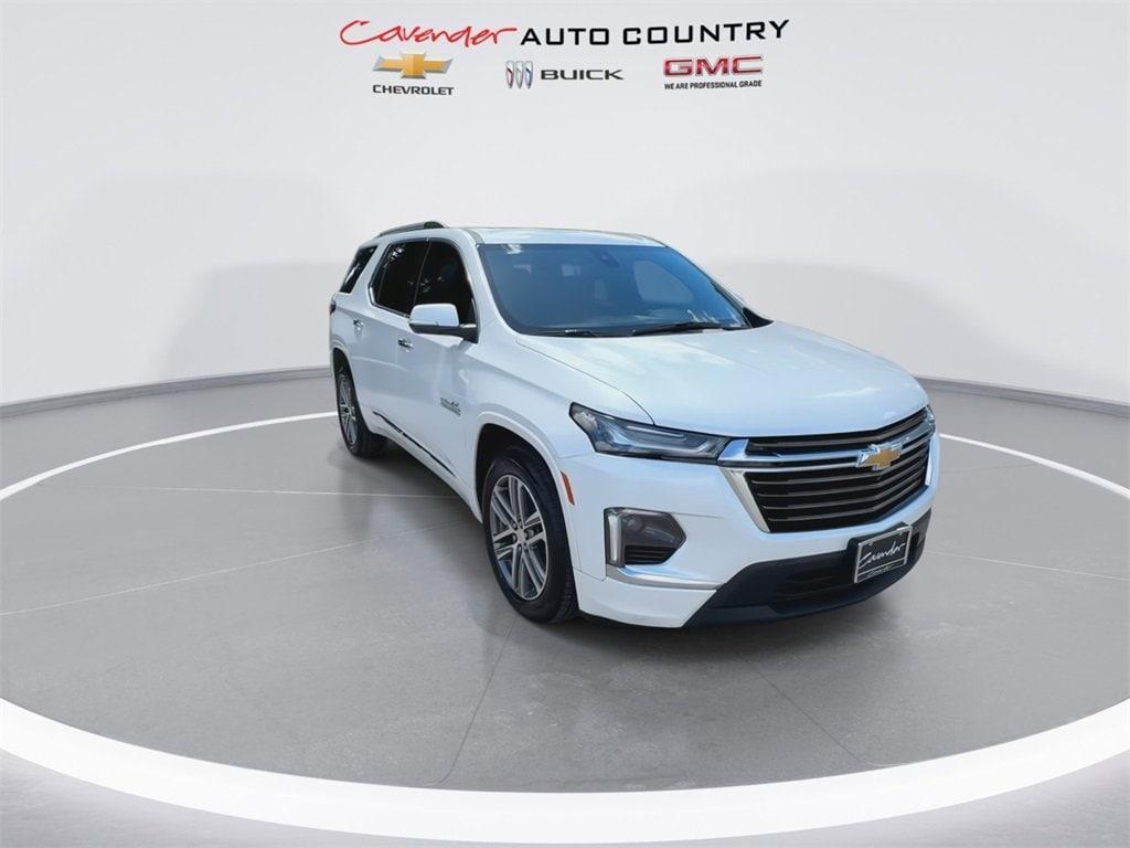 2023 Iridescent Pearl Tricoat Chevrolet Traverse