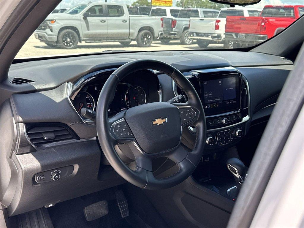 2023 Iridescent Pearl Tricoat Chevrolet Traverse