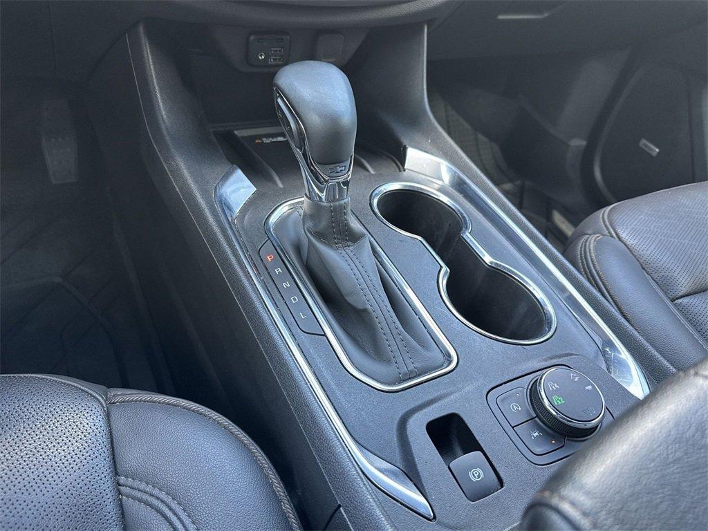 2023 Iridescent Pearl Tricoat Chevrolet Traverse