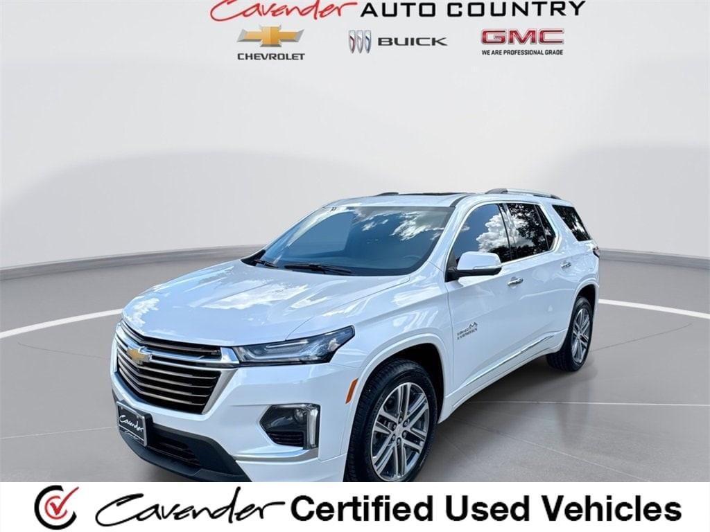 2023 Iridescent Pearl Tricoat Chevrolet Traverse