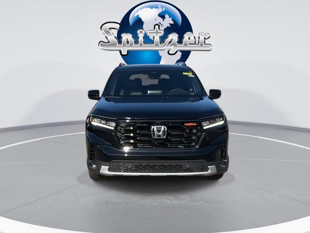 new 2025 Honda Pilot car, priced at $48,292