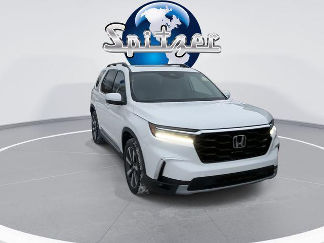 new 2025 Honda Pilot car, priced at $47,803