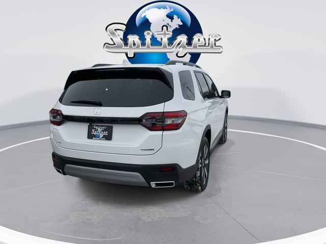 new 2025 Honda Pilot car, priced at $47,803