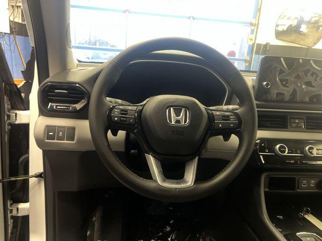 new 2025 Honda Pilot car, priced at $47,803