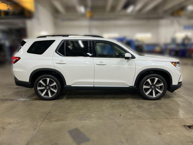 used 2025 Honda Pilot car, priced at $45,212