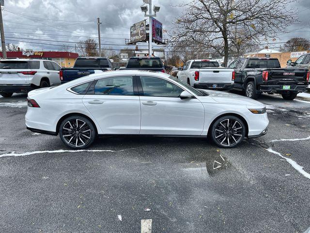 new 2025 Honda Accord Hybrid car, priced at $38,197