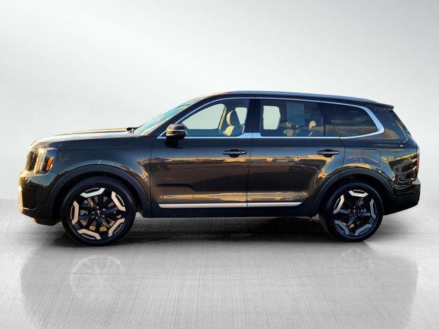 used 2023 Kia Telluride car, priced at $34,330