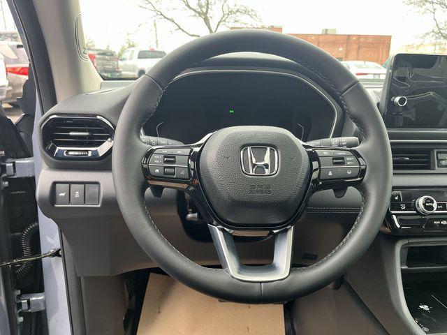 new 2025 Honda Pilot car, priced at $49,266
