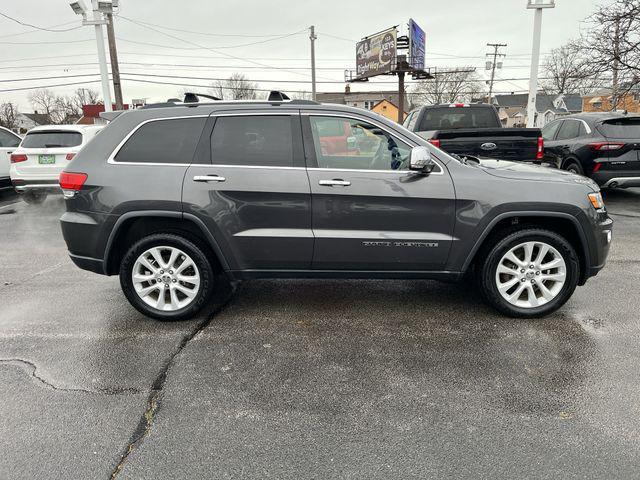 used 2017 Jeep Grand Cherokee car, priced at $13,899