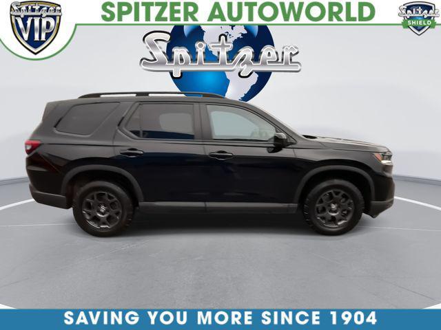 used 2025 Honda Pilot car, priced at $45,513