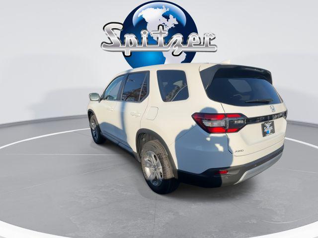new 2025 Honda Pilot car, priced at $45,342
