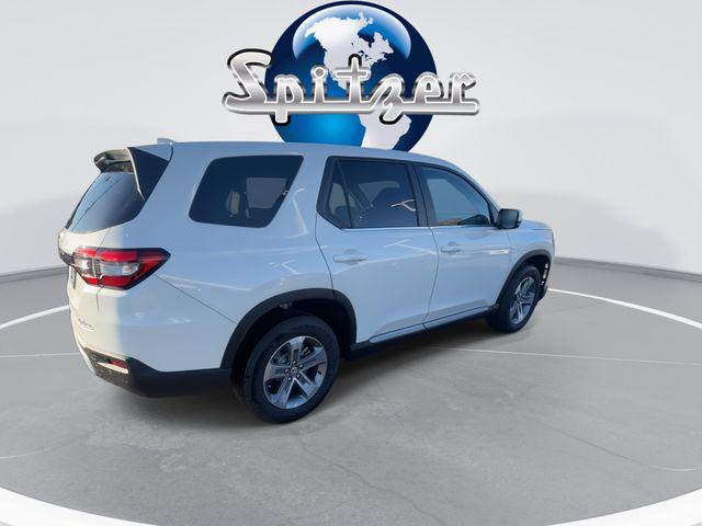 new 2025 Honda Pilot car, priced at $45,342