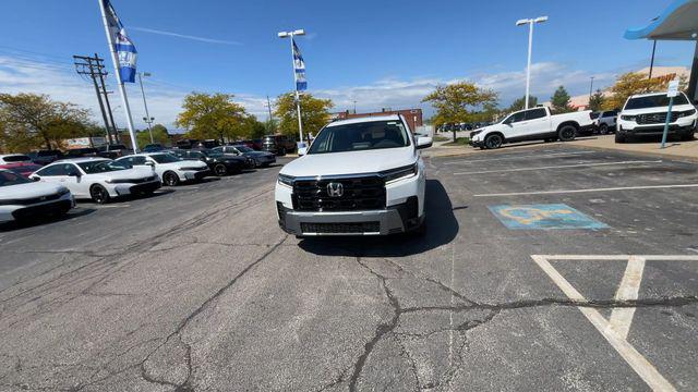 new 2026 Honda Pilot car, priced at $49,182