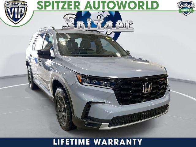 new 2025 Honda Pilot car, priced at $48,359