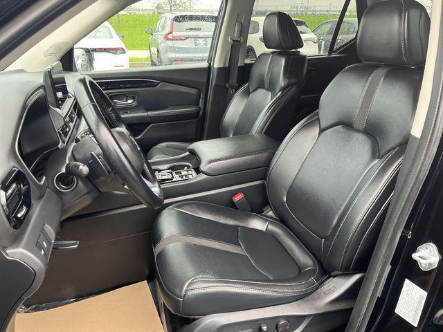 used 2025 Honda Pilot car, priced at $46,000