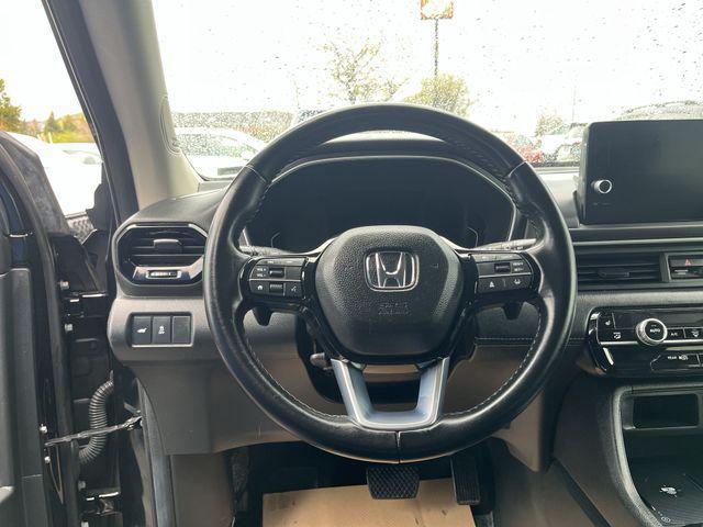 used 2025 Honda Pilot car, priced at $46,000
