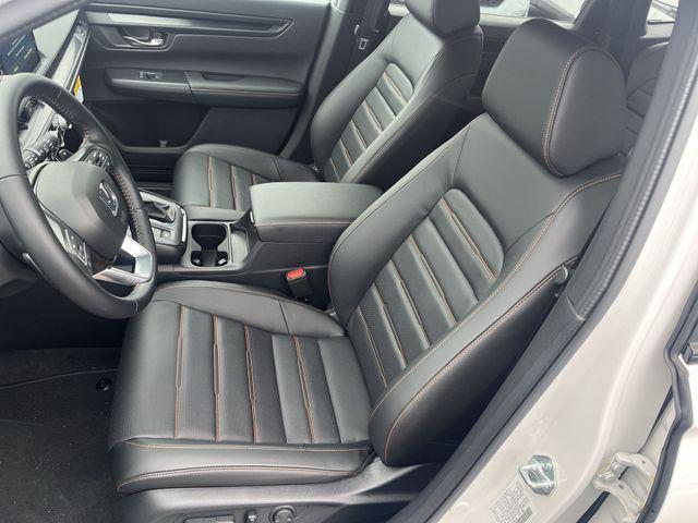 new 2026 Honda CR-V Hybrid car, priced at $40,015