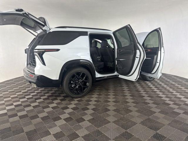 used 2026 Chevrolet Traverse car, priced at $52,899