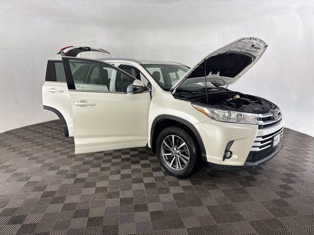 used 2018 Toyota Highlander car, priced at $16,199