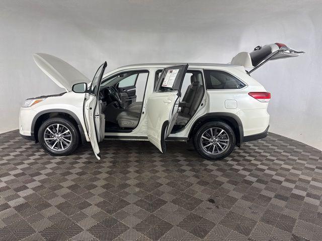 used 2018 Toyota Highlander car, priced at $16,199