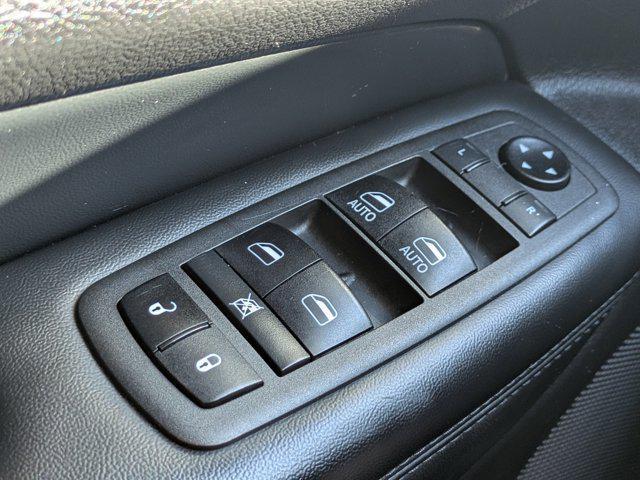 used 2021 Jeep Grand Cherokee car, priced at $19,594