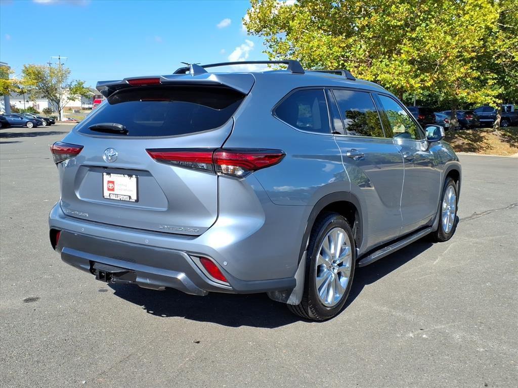 used 2021 Toyota Highlander car, priced at $51,259