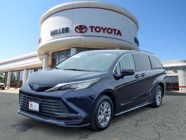 used 2022 Toyota Sienna car, priced at $35,944