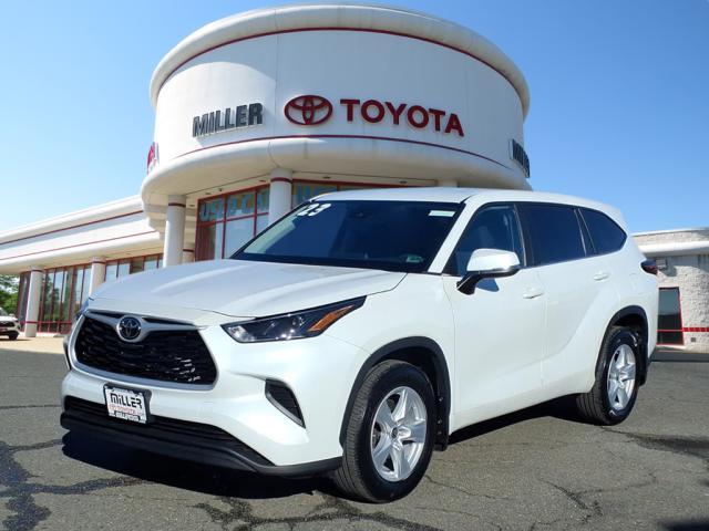 used 2023 Toyota Highlander car, priced at $33,450