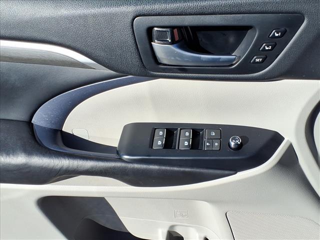 used 2017 Toyota Highlander Hybrid car, priced at $20,375