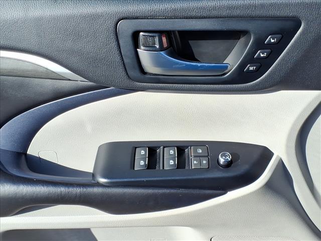 used 2019 Toyota Highlander car, priced at $30,944