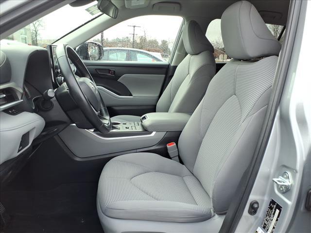 used 2022 Toyota Highlander car, priced at $27,995