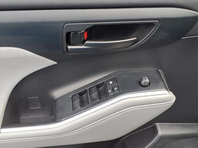 used 2022 Toyota Highlander car, priced at $27,995