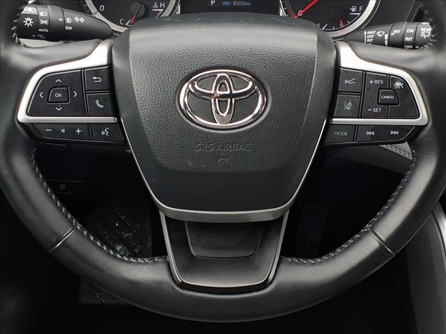 used 2022 Toyota Highlander car, priced at $27,995