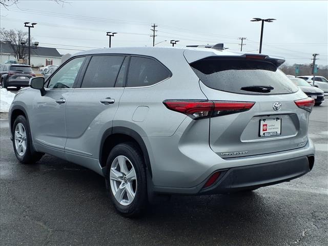 used 2022 Toyota Highlander car, priced at $27,995