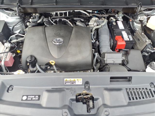 used 2022 Toyota Highlander car, priced at $27,995