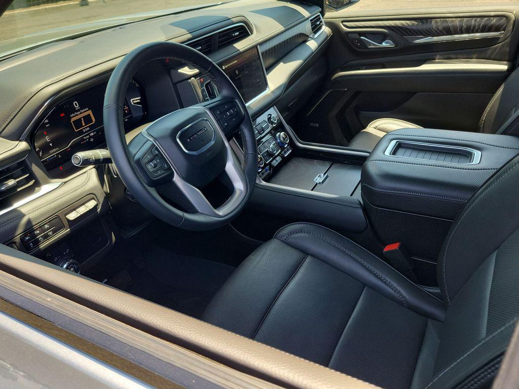 used 2024 GMC Yukon car, priced at $76,995