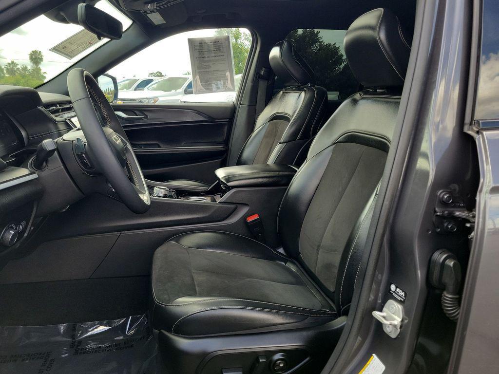 used 2023 Jeep Grand Cherokee car, priced at $29,995