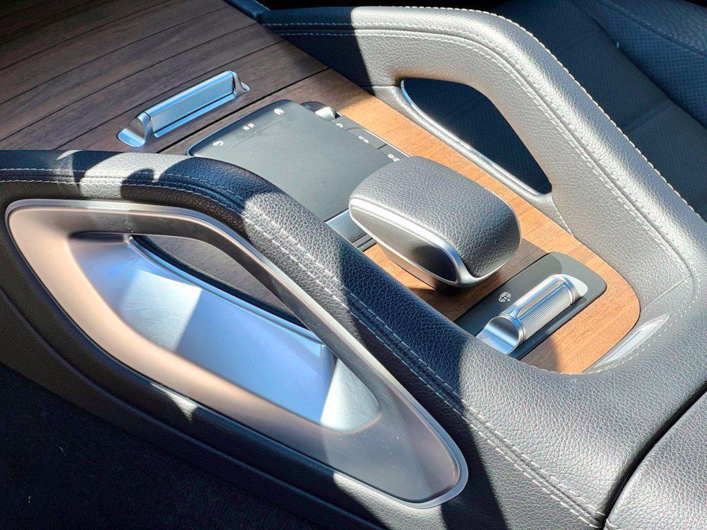 Mercedes-Benz GLE view 11