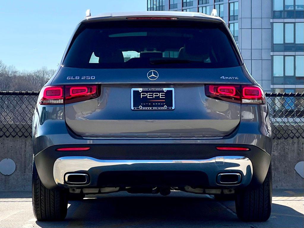 used 2022 Mercedes-Benz GLB 250 car, priced at $27,690